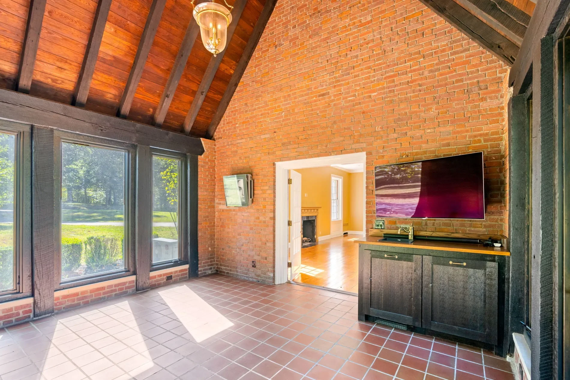 3740 Upper River Road , Louisville, KY 40207, Watterson Park, Kentucky, United States. - Photo 21