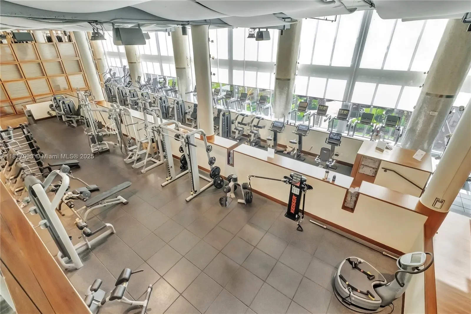 6799 Collins Ave 405, Miami Beach, Florida, United States. - Photo 18
