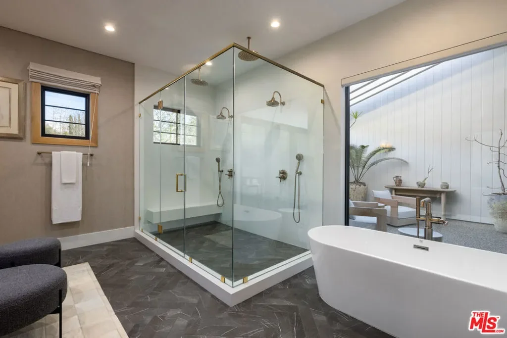 455 N Bundy Drive, Los Angeles, California, United States. - Photo 10
