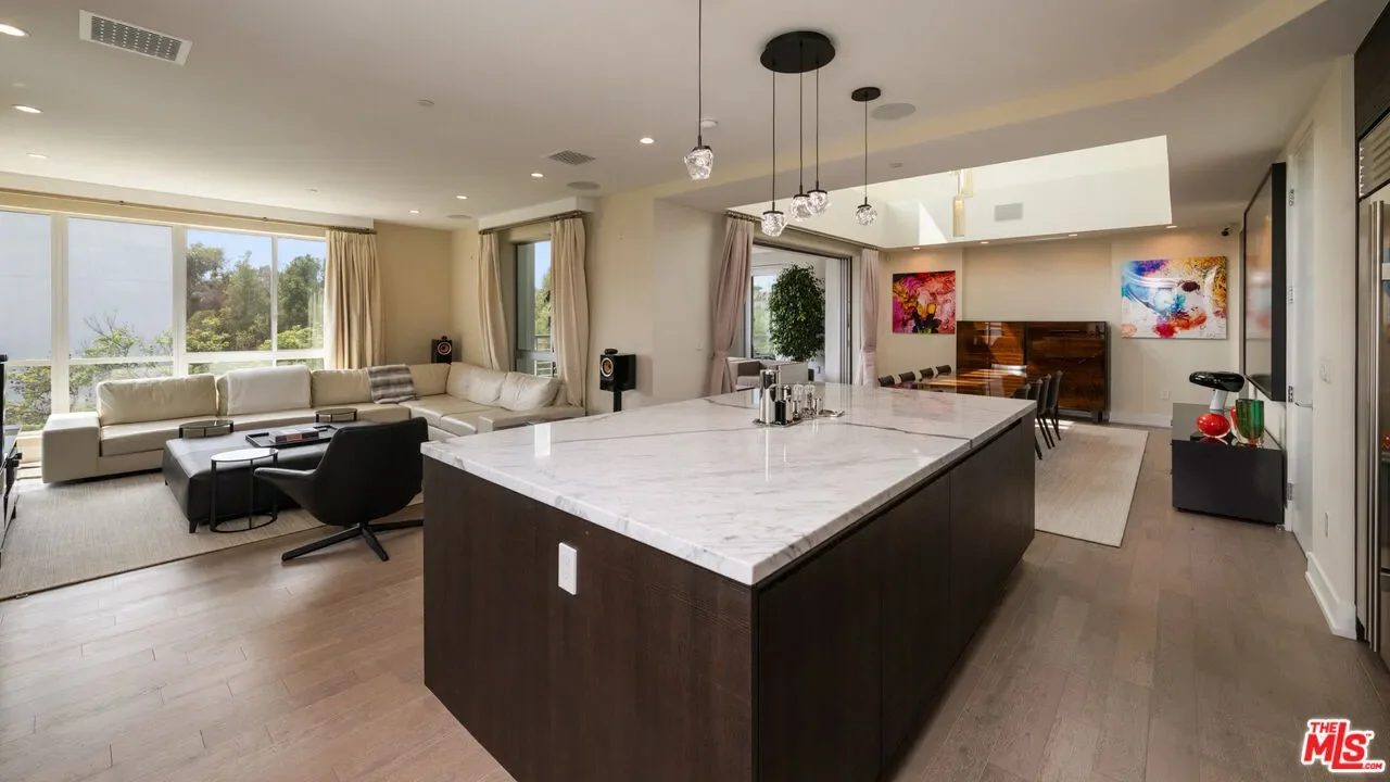 460 N Palm Dr, Beverly Hills, California, United States. - Photo 16