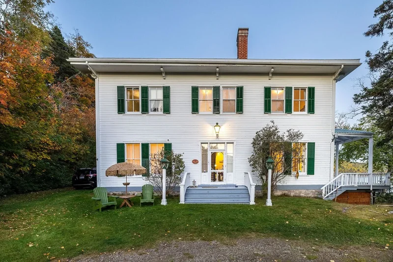 176 Rue du Bord de l'Eau, Tadoussac, QC G0T2A0, Tadoussac, Quebec, Canada. - Photo 17
