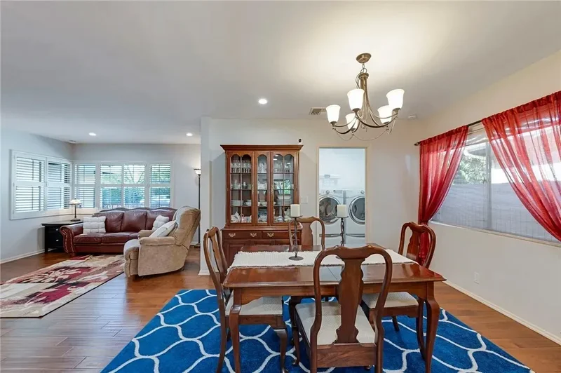 5406 Hazeltine Avenue, Los Angeles, California, United States. - Photo 12