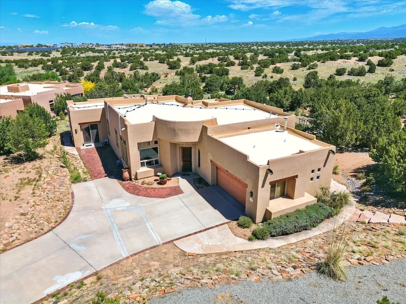 97 E Chili Line Road, Santa Fe, NM 87508, Santa Fe, New Mexico, United States. - Photo 50
