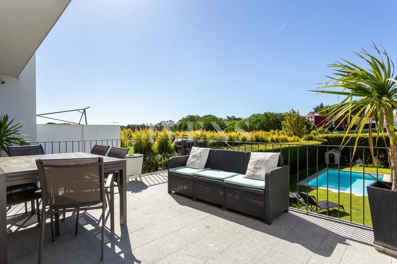 Five-bedroom villa with garden and pool, Alcabideche, Cascais