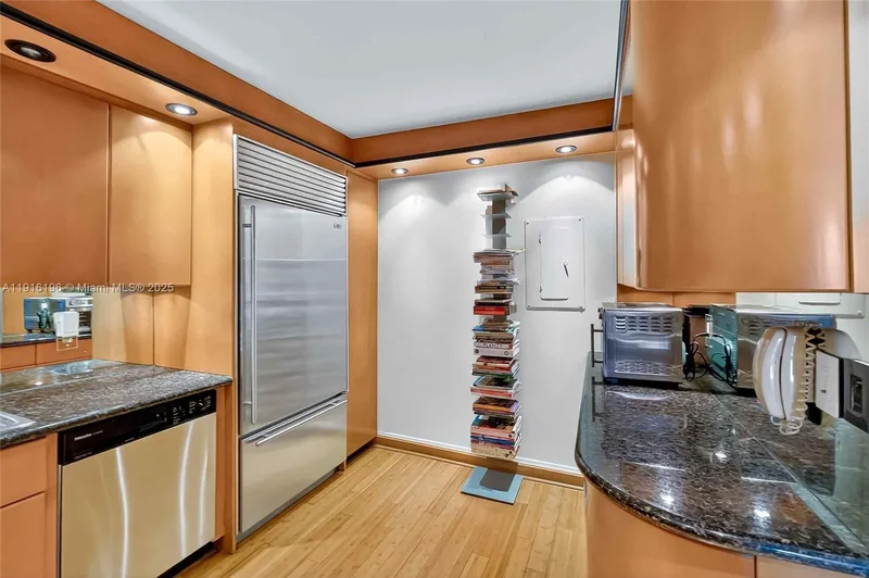 2 Grove Isle Dr B1804, Miami, Florida, United States. - Photo 17