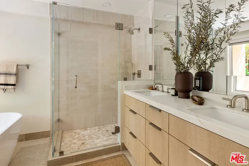 911 7th Street D, Santa Monica, California, United States. - Photo 11