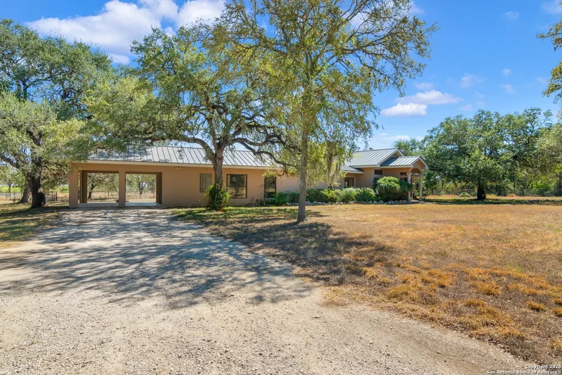 4025 Marion, Seguin, Texas, United States. - Photo 4