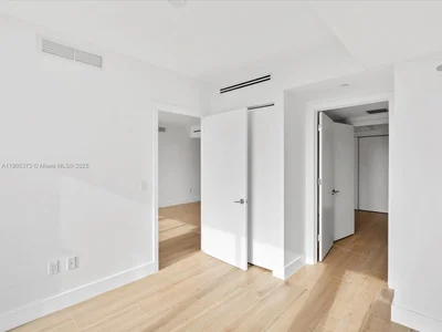 Thumbnail 29