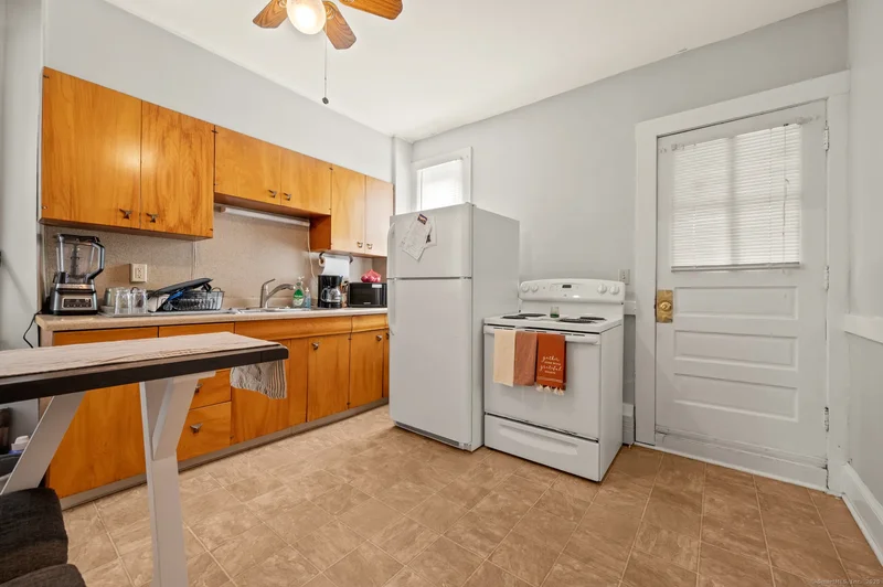92 Berlin Avenue, Southington, Connecticut, United States. - Photo 6