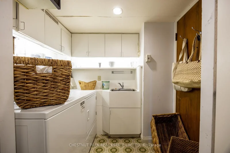 1002 - 63 St Clair Avenue W, Toronto, Ontario, Canada. - Photo 16