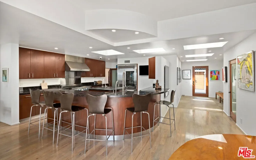 23018 Pacific Coast Highway, Malibu, California, United States. - Photo 21