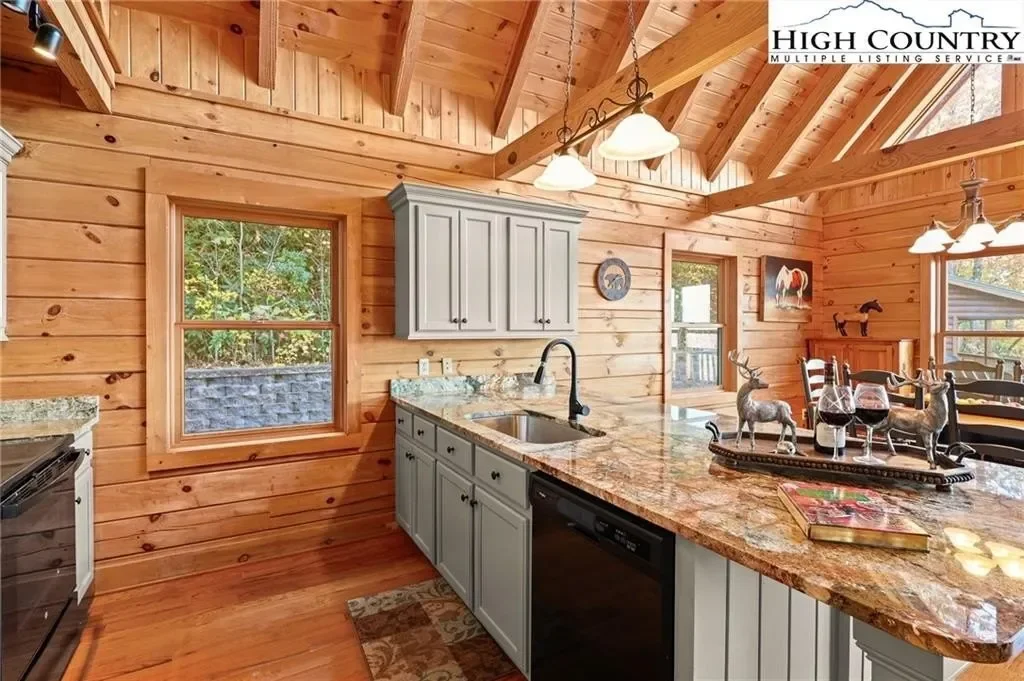 305 Fox Cove Road, Ferguson, NC 28624, Ferguson, North Carolina, United States. - Photo 11