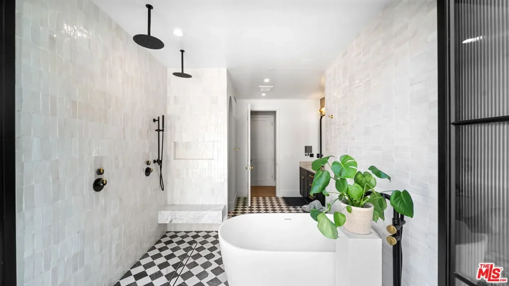 1914 N Laurel Canyon Boulevard, Los Angeles, California, United States. - Photo 9