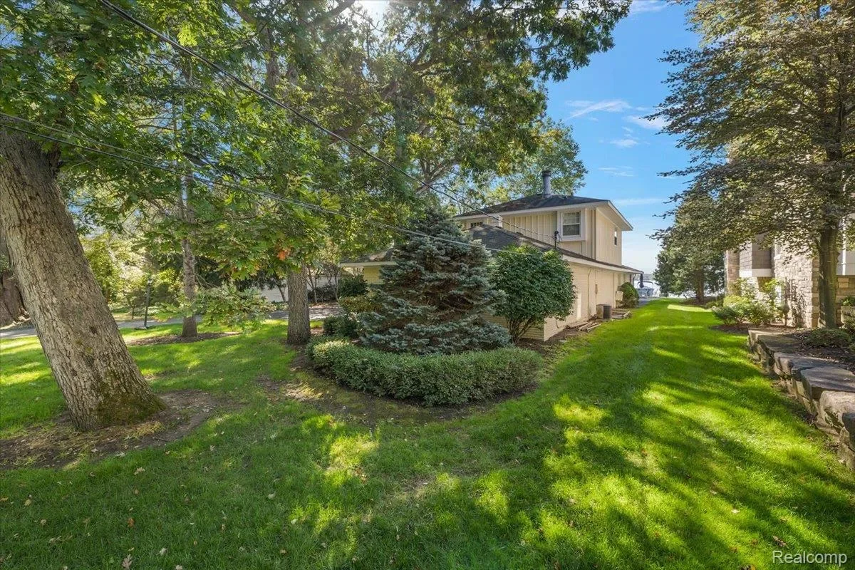 2236 Locklin Lane, West Bloomfield Charter Township, MI 48324, Orchard Lake Village, Michigan, United States. - Photo 38