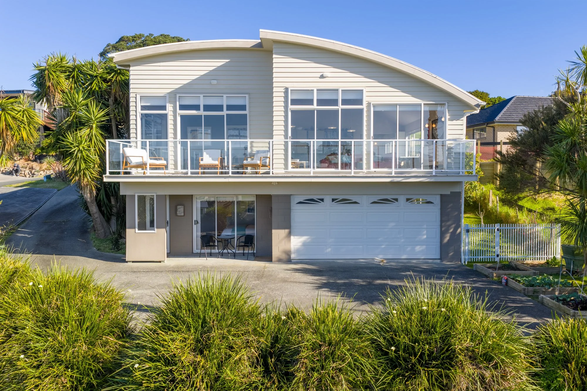 Exterior photo 2