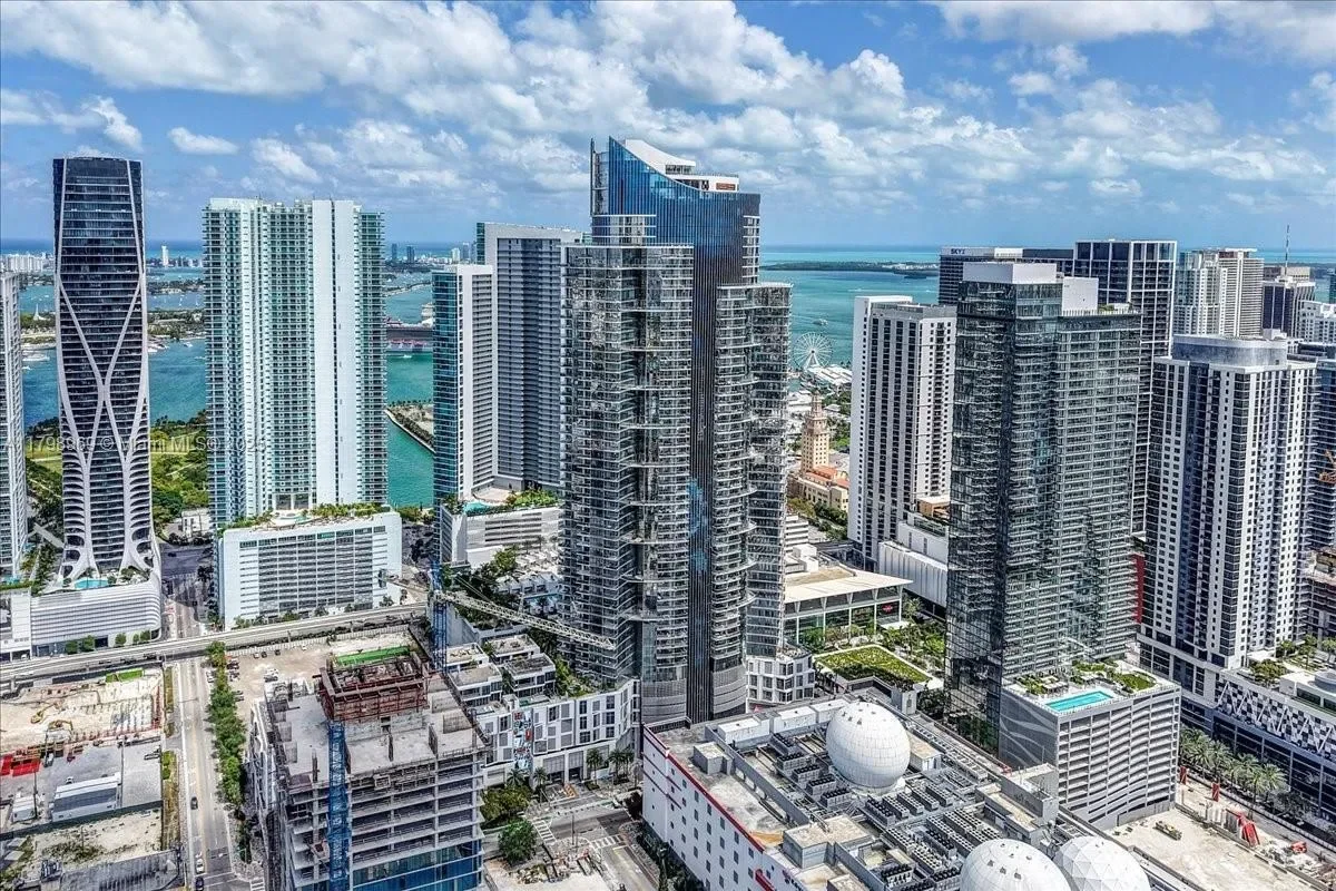 851 NE 1st Ave #4011, Miami, FL 33132, Miami, Florida, United States. - Photo 22