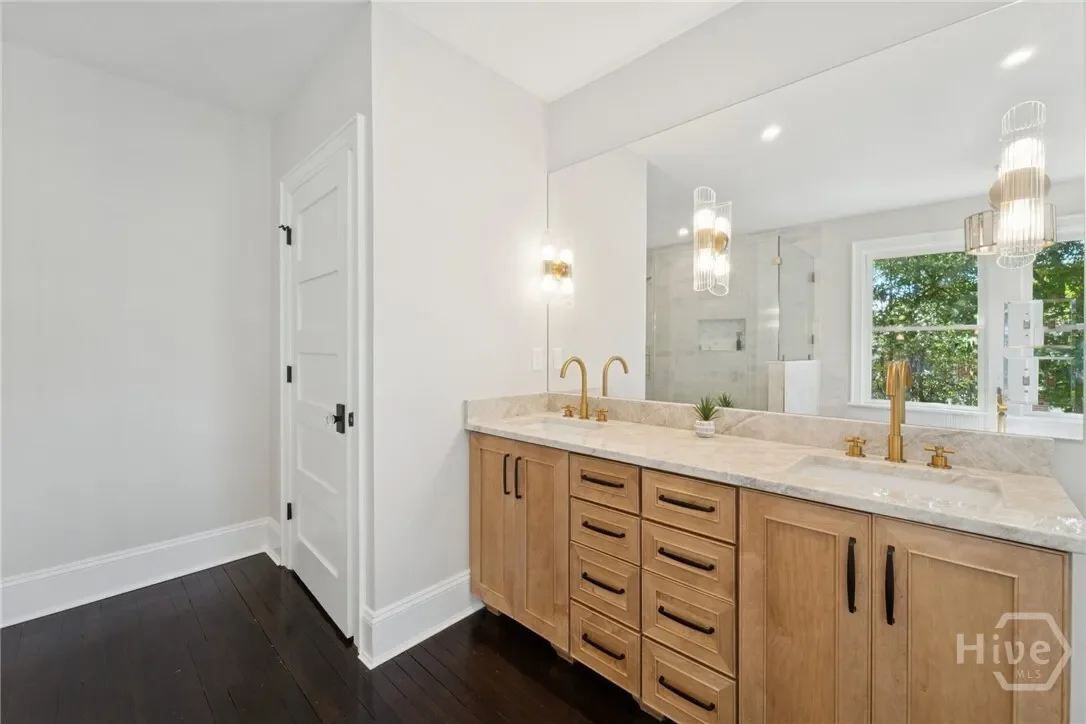 111 E 49th Street, Savannah, Georgia, United States. - Photo 30