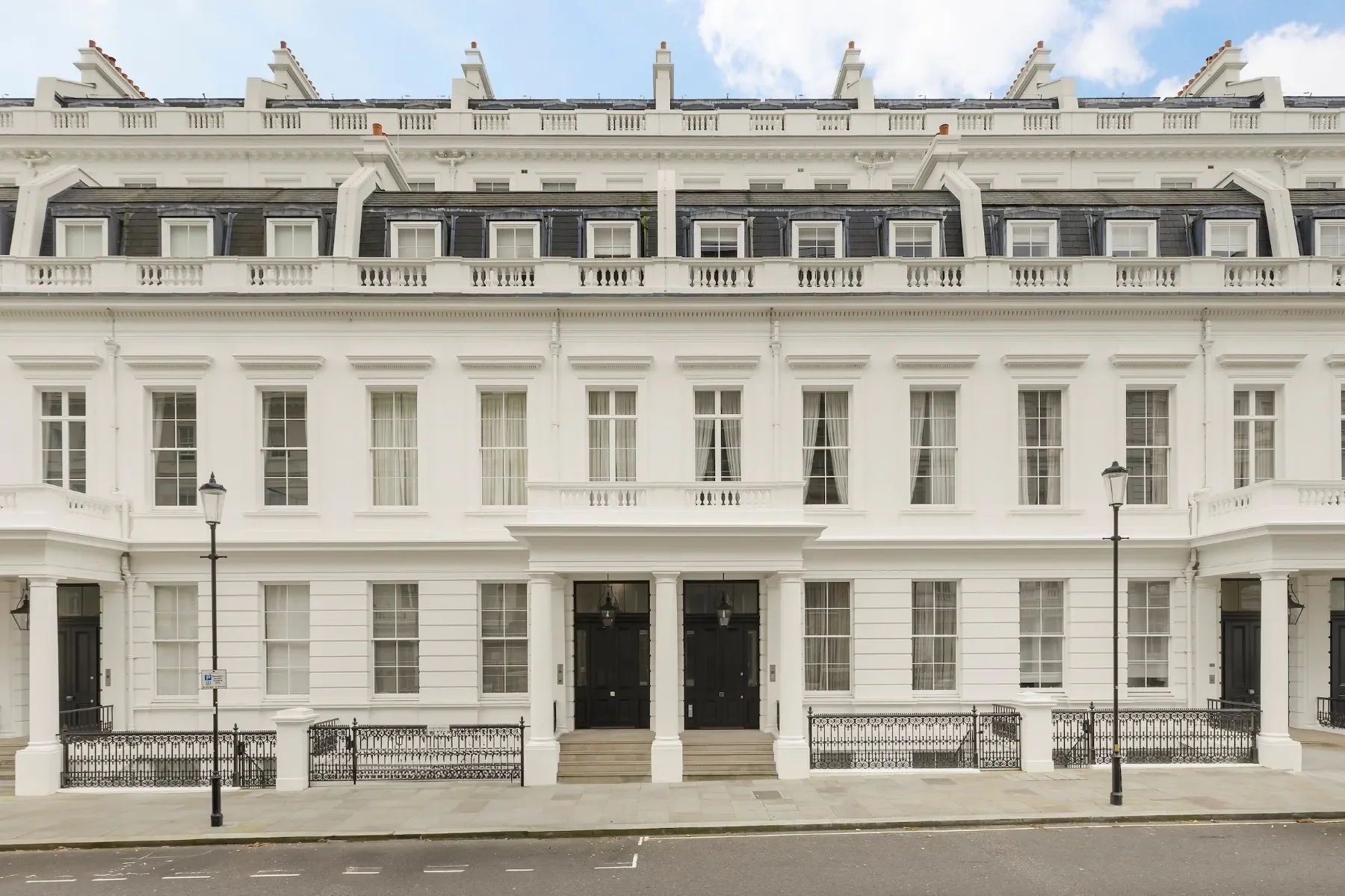 Exterior photo 3