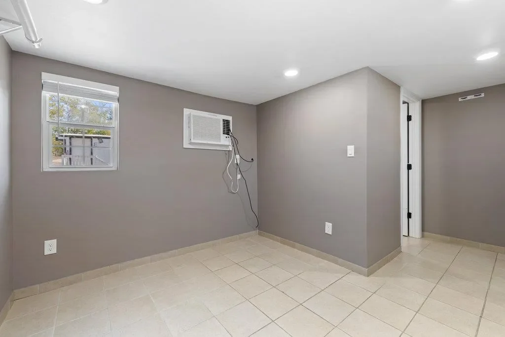 2540 FM 20, Red Rock, Texas, United States. - Photo 11