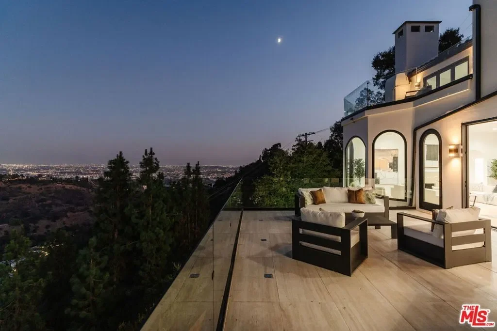 1648 Summitridge Drive, Beverly Hills, California, United States. - Photo 1