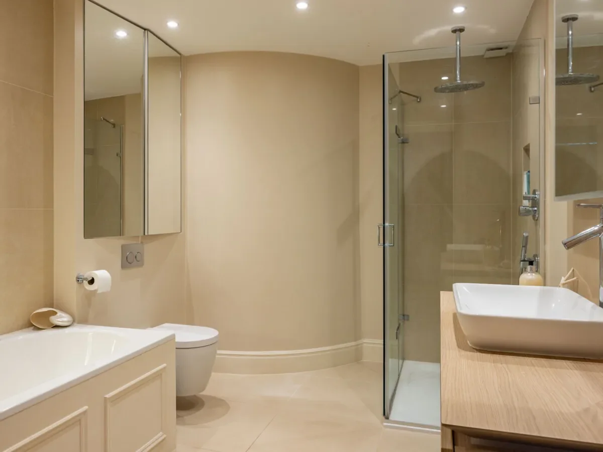 Lansdowne Road, London, W11, London, England, United Kingdom. - Photo 2