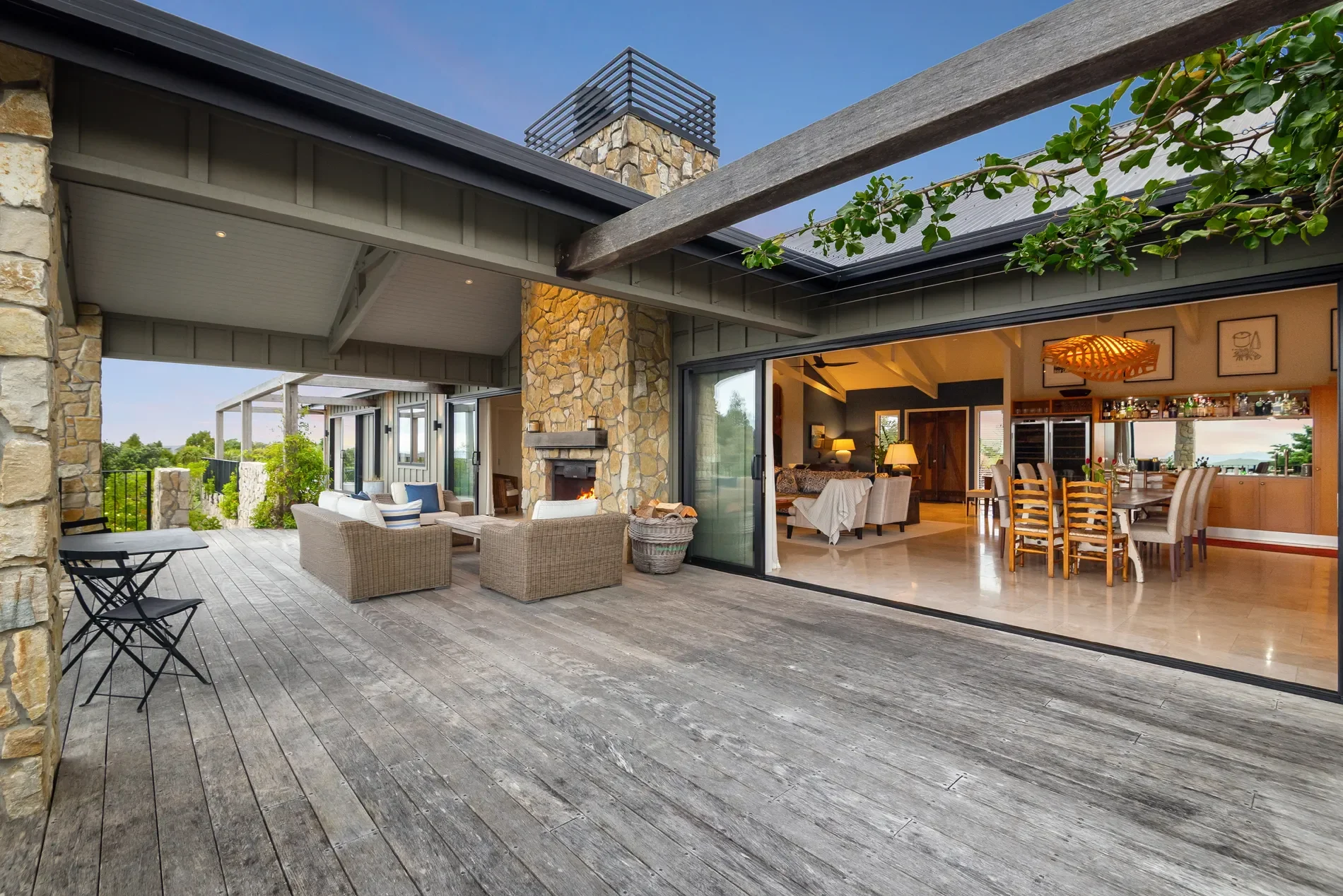 Exterior photo 9