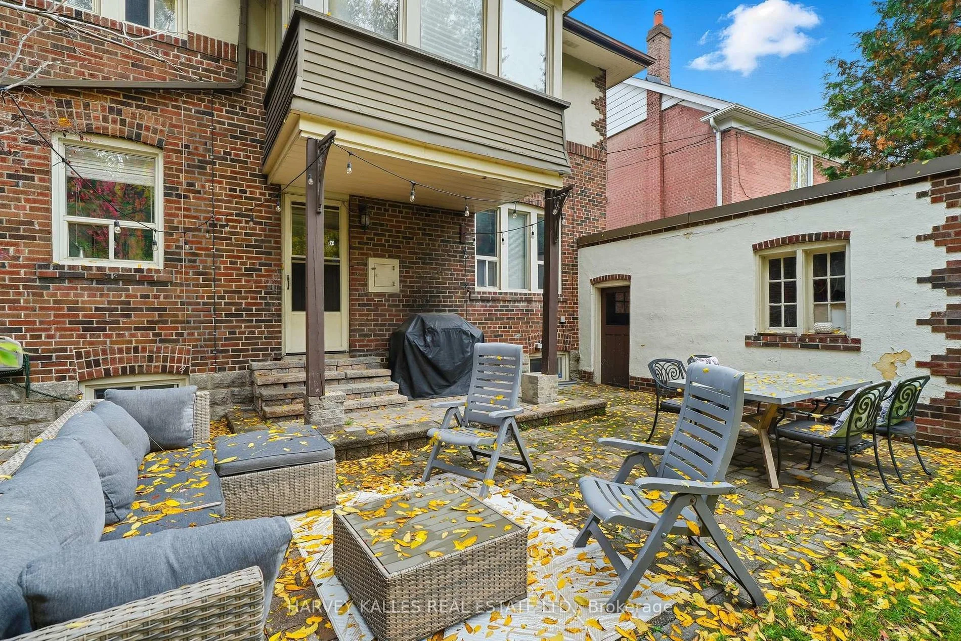 Exterior photo 11