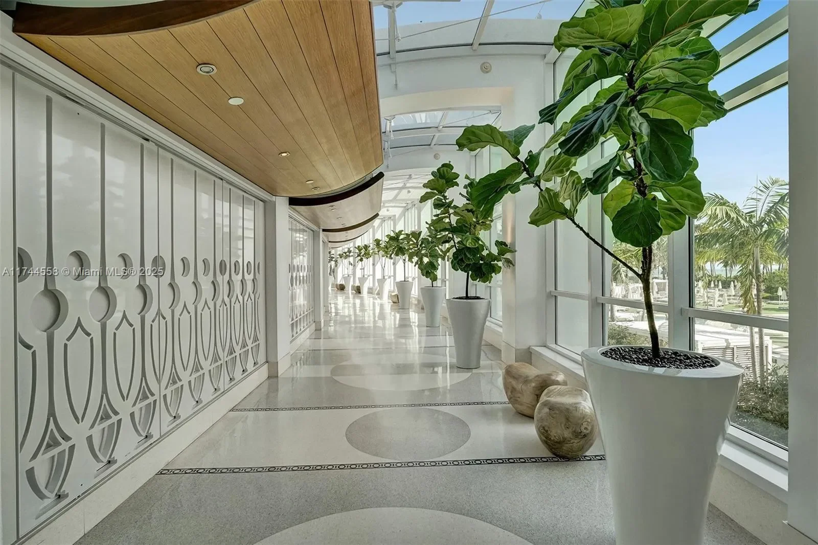 4401 Collins Ave 2114/2116, Miami Beach, Florida, United States. - Photo 54