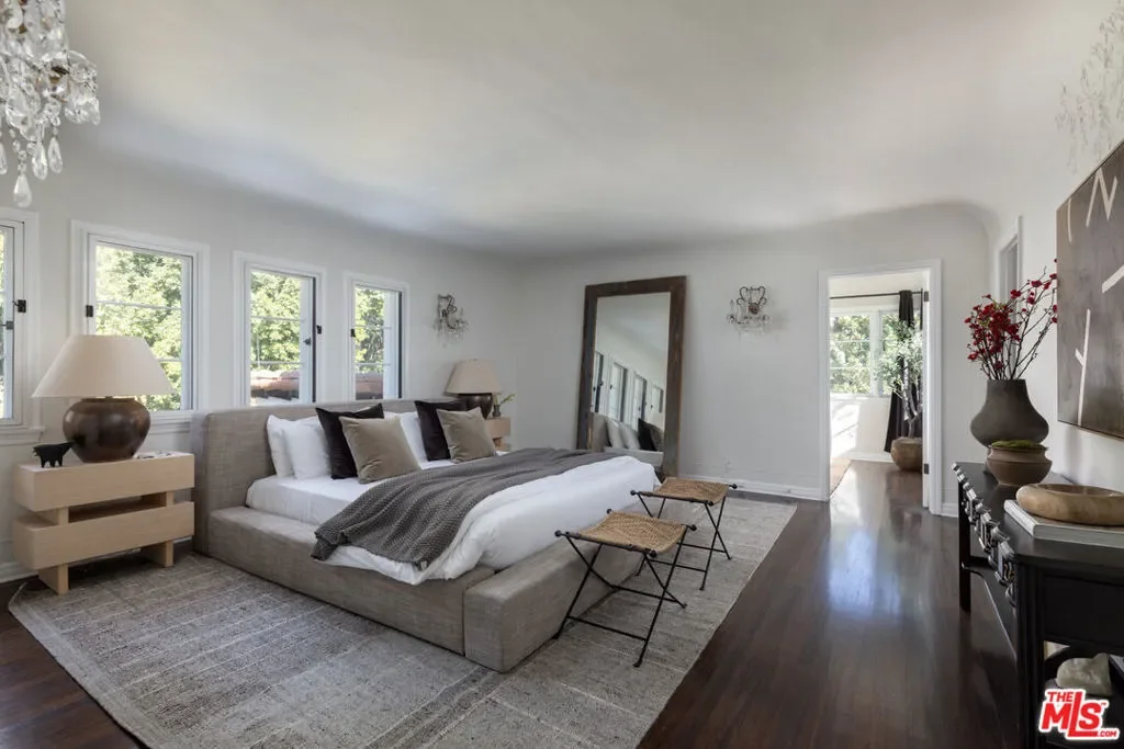 5470 Los Feliz Boulevard, Los Angeles, California, United States. - Photo 25