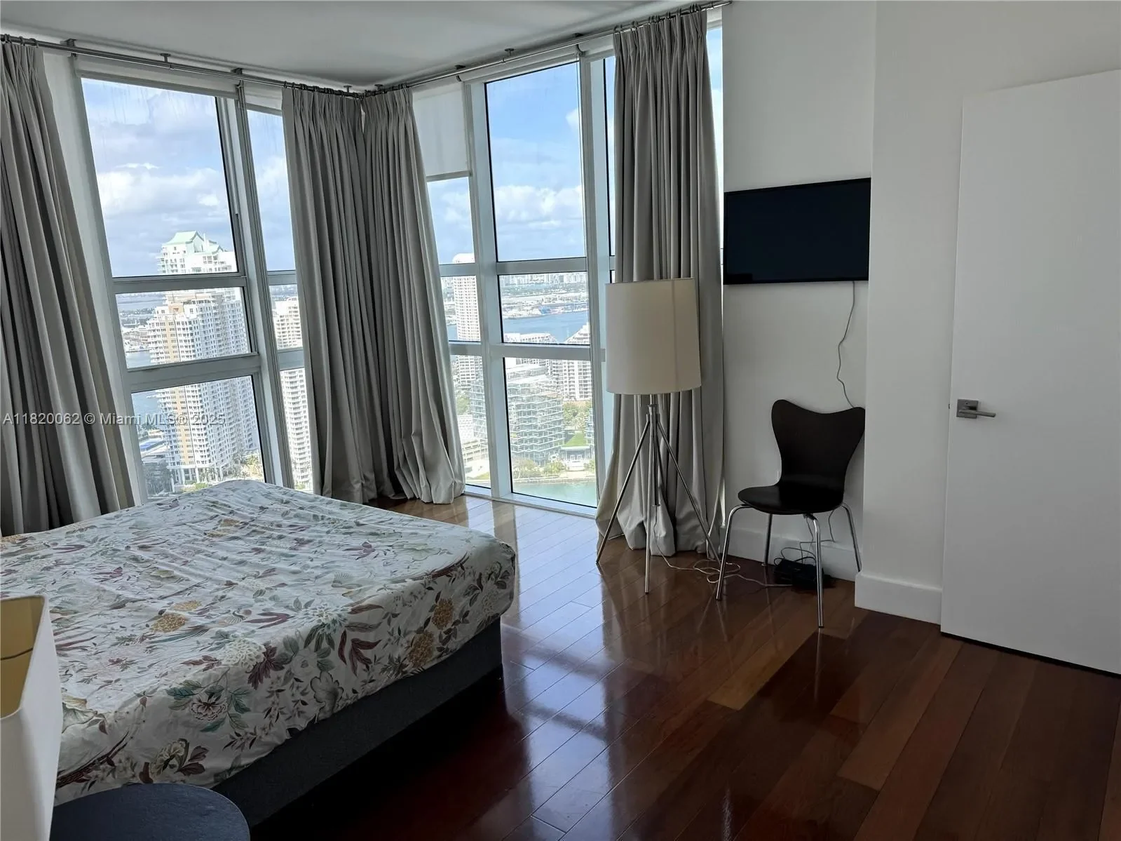 950 Brickell Bay Dr, #3710, Miami, Florida, United States. - Photo 41