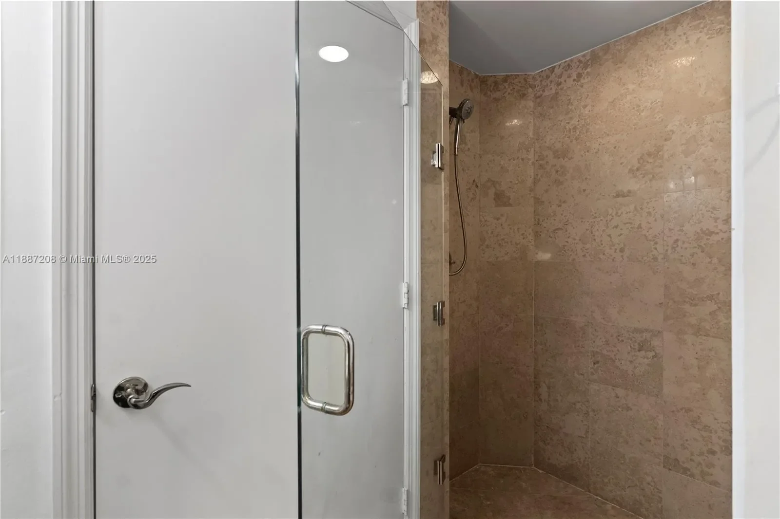4779 Collins Ave 506, Miami Beach, Florida, United States. - Photo 19
