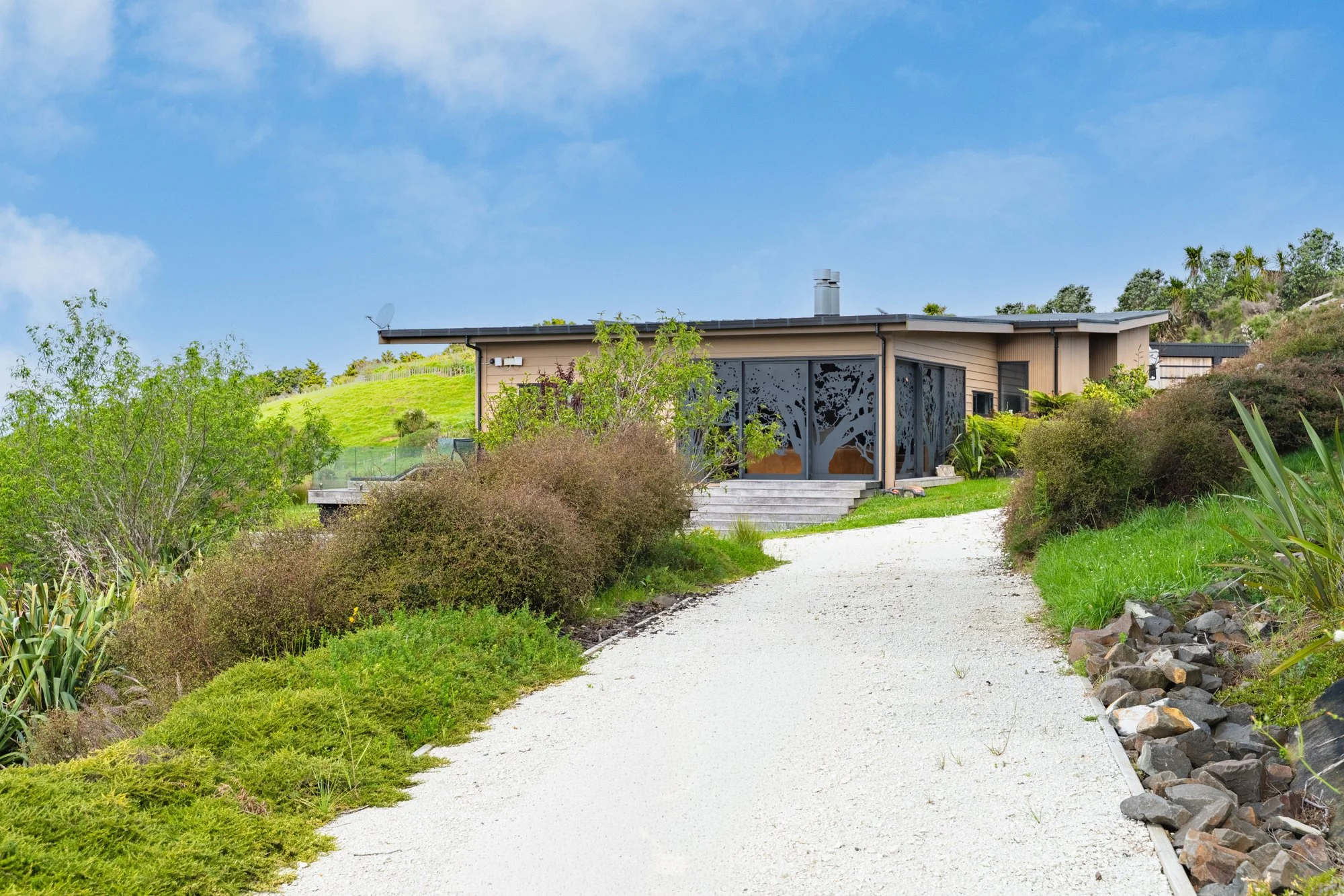 Exterior photo 9
