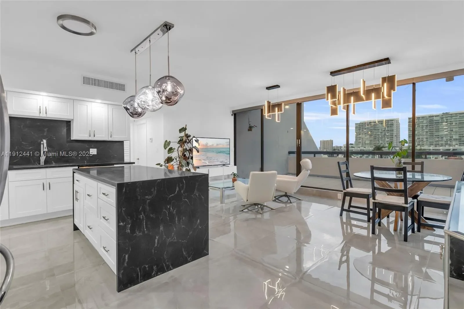 355 Poinciana Dr 1130, Golden Beach, Florida, United States. - Photo 5
