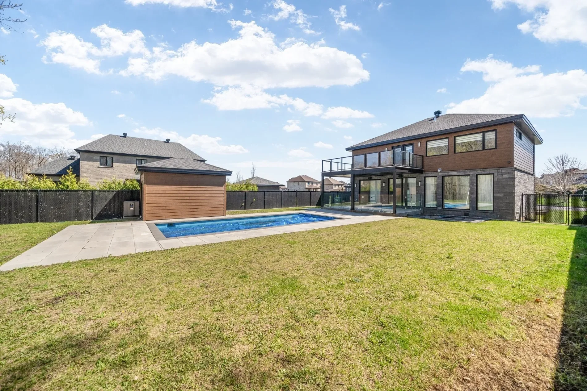 Exterior photo 11