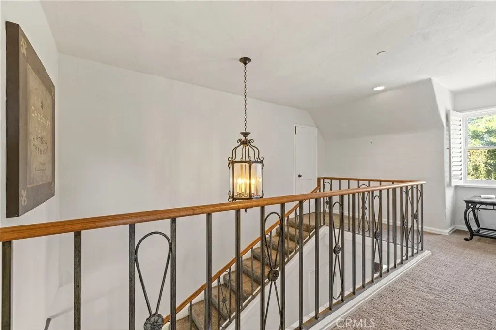 5200 Collier Place, Woodland Hills, CA, 91364, USA, Los Angeles, California, United States. - Photo 2