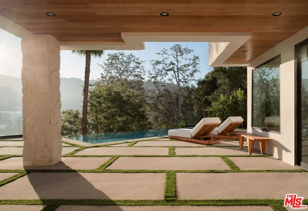 2608 Zorada Drive, Los Angeles, California, United States. - Photo 21
