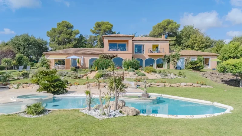 Mougins - Superb Property with panoramic sea and mountain views
