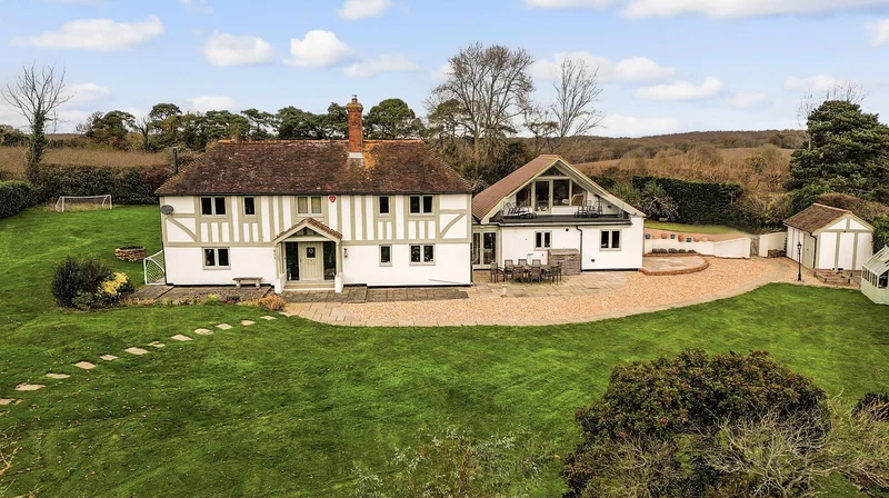 5 bedroom Detached House for sale in Canterbury