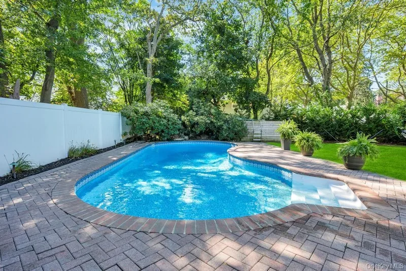 5 Frostfield Place, Melville, NY 11747, Melville, New York, United States. - Photo 7