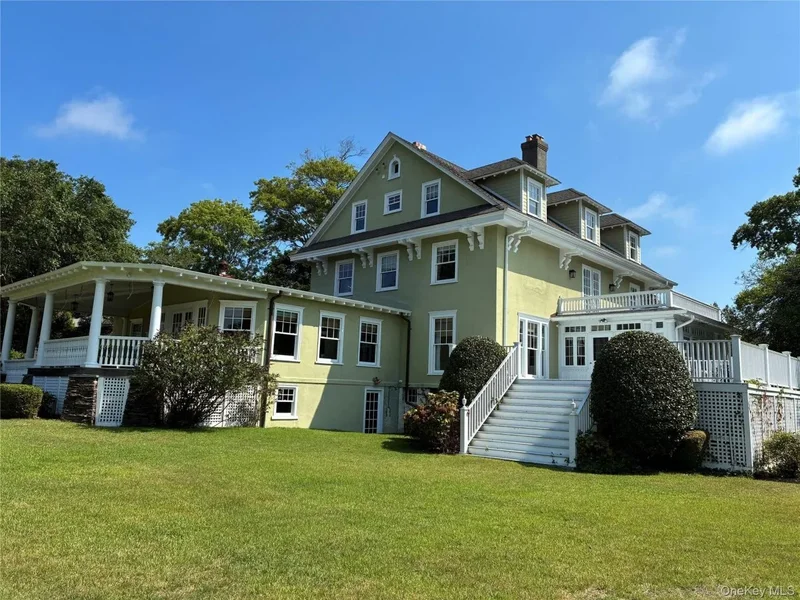 90 Thompson Avenue, Babylon, NY, 11702, USA, Babylon, New York, United States. - Photo 4