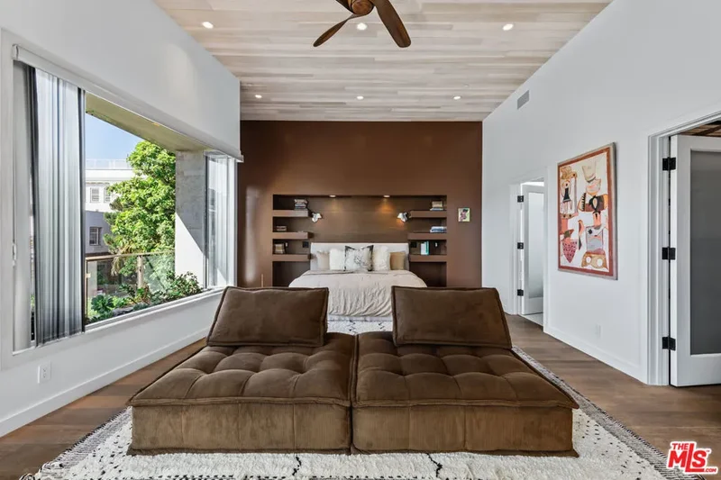 24 Clubhouse Avenue, Los Angeles, California, United States. - Photo 16