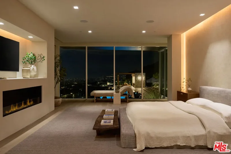 1615 Blue Jay Way, Los Angeles, California, United States. - Photo 19