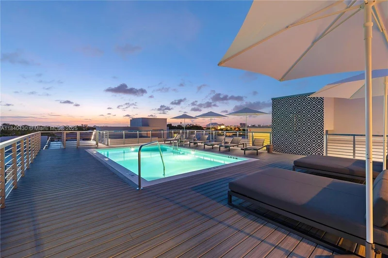 545 SW 11th St 105, Miami, Florida, United States. - Photo 6