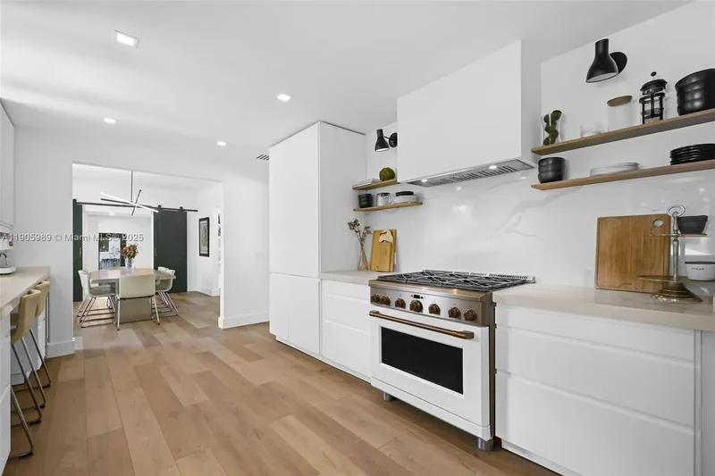 1060 NE 95th St, Miami, Florida, United States. - Photo 13