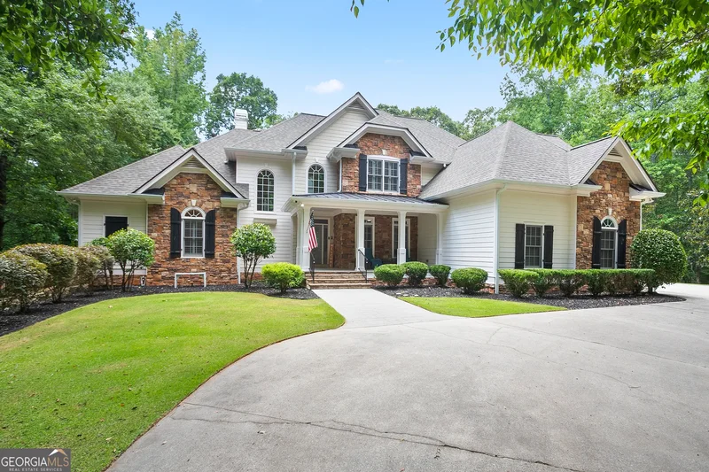Single Family Residence in Winston