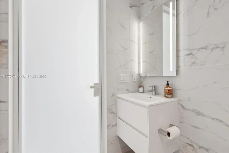 2000 S Ocean Dr 28A, Hallandale Beach, Florida, United States. - Photo 30