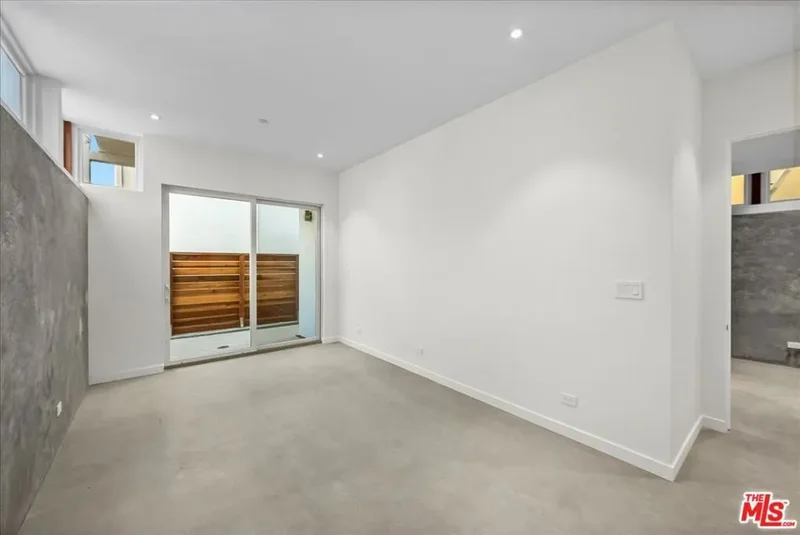 4113 Crest Drive, Manhattan Beach, California, United States. - Photo 22