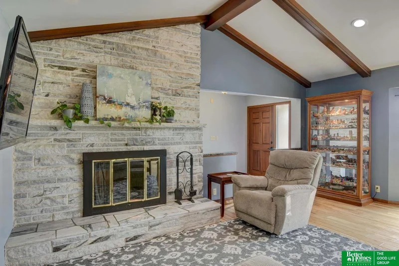 10032 Kings Drive, Omaha, NE 68142, Omaha, Nebraska, United States. - Photo 25