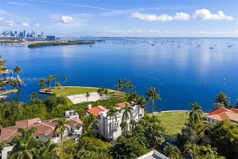 3333 Poinciana Ave, Miami, Florida, United States. - Photo 2