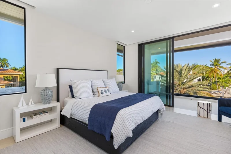 100 Royal Palm Drive, Fort Lauderdale, Florida, United States. - Photo 52